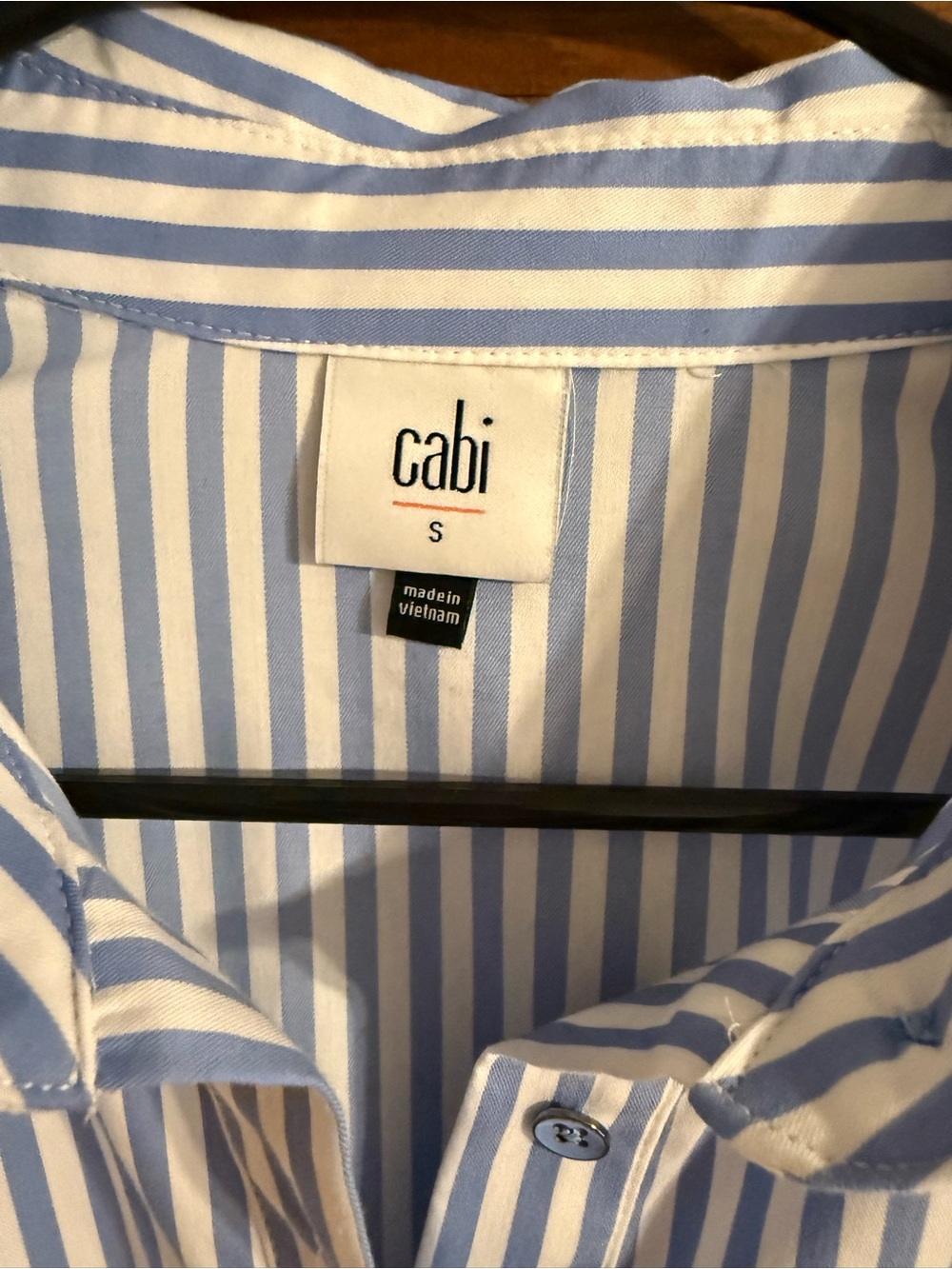 Cabi Dress Up shirt Spring 2025 - Picture 5 of 6